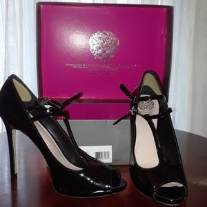 Vince Camuto blk soft cow patent leather heels